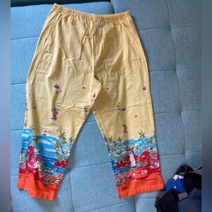 Vintage White Stag Hawaiian Yellow Capris